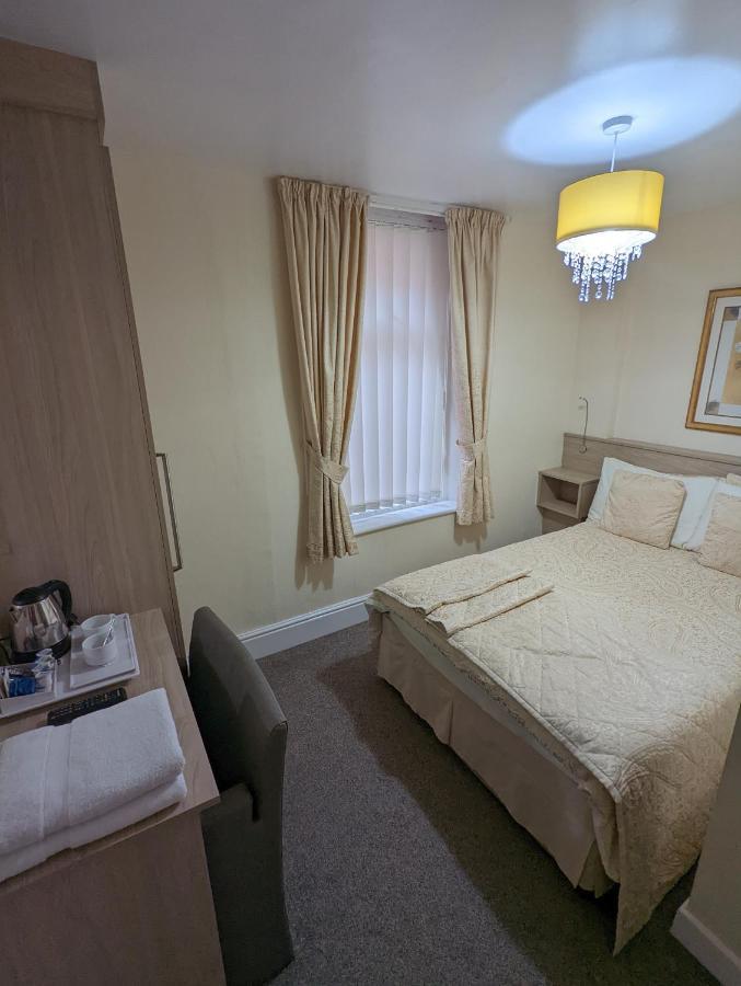 The Stafford Bed & Breakfast Blackpool Exterior foto