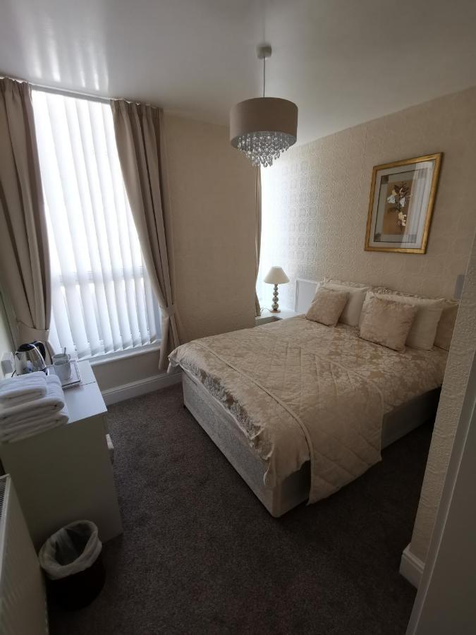 The Stafford Bed & Breakfast Blackpool Exterior foto